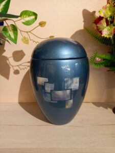 crémation - urne funéraire iris bleue